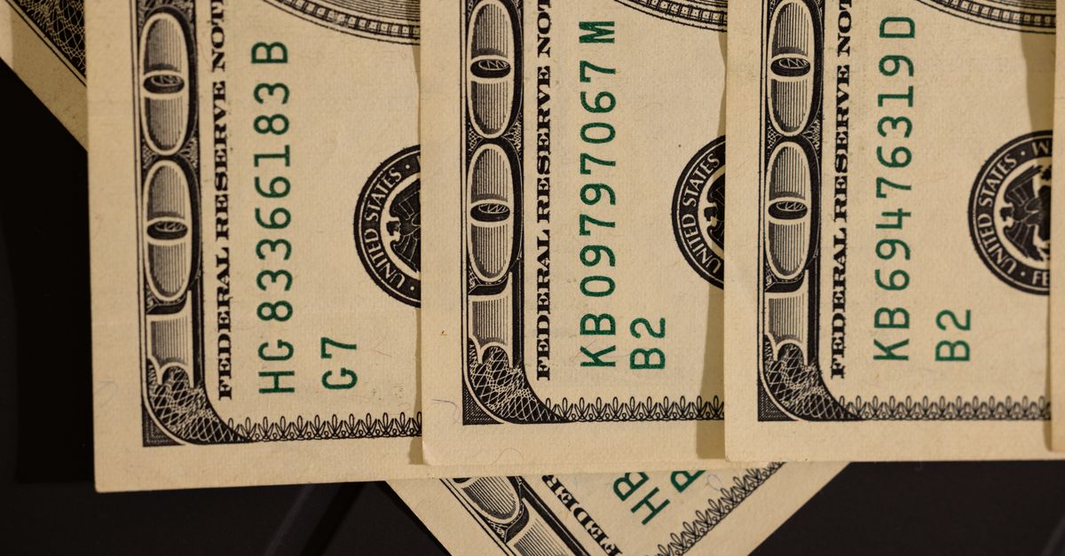 macro comparison of 1979-S Type 1 Filled S versus Type 2 Clear S mint marks